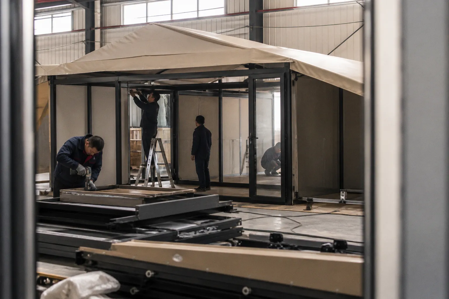Tentes hôtelières modulaires de luxe : faut-il miser sur les fournisseurs chinois ?